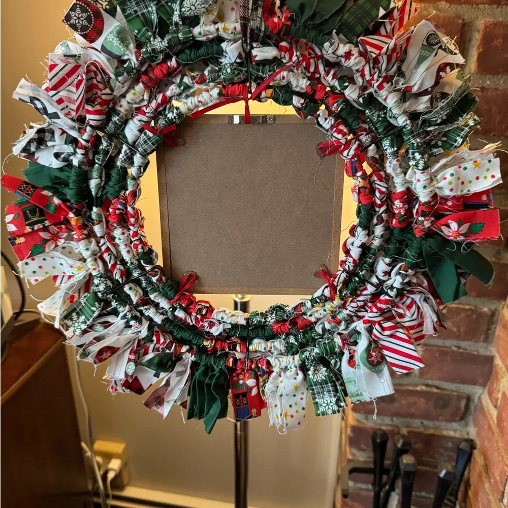 Christmas It’s Time for Mistletoe and Holly Rag Wreath